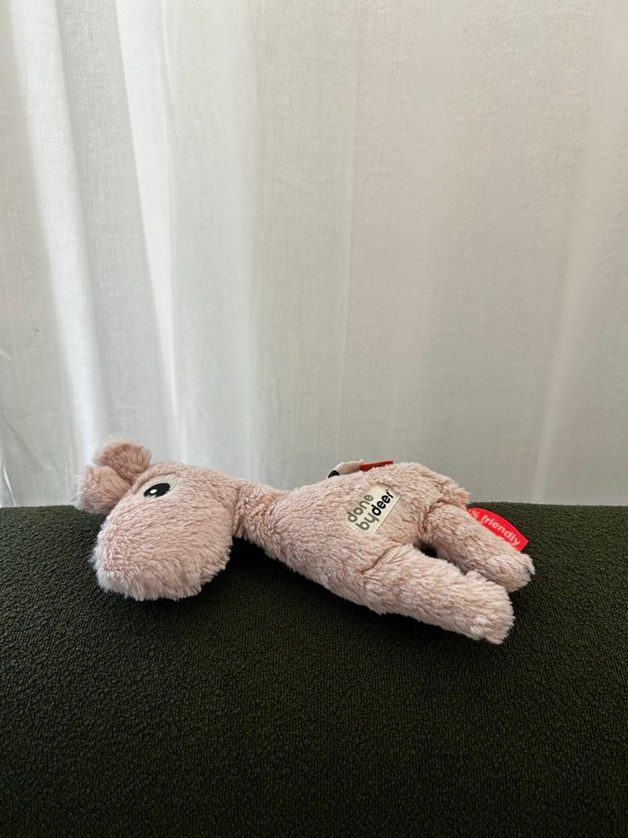 Peluche Raffi, Done By Deer