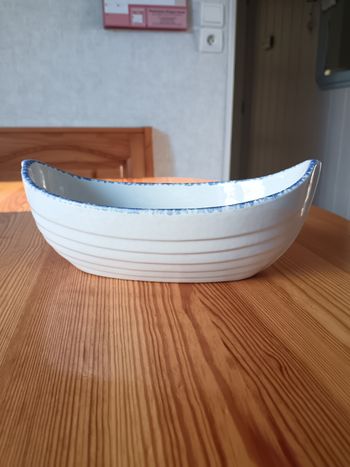 Grand SALADIER ARCOPAL, en opaline, motif ASTER, vintage français