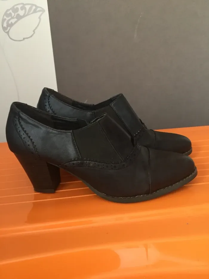 Chaussures marron Enza Nico pointure 39
