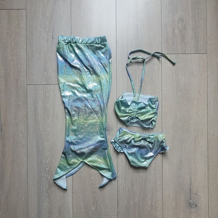 Magnifique maillot de bain sirène. Fille 2 ans 1/2. Haut + bas + queue de sirène