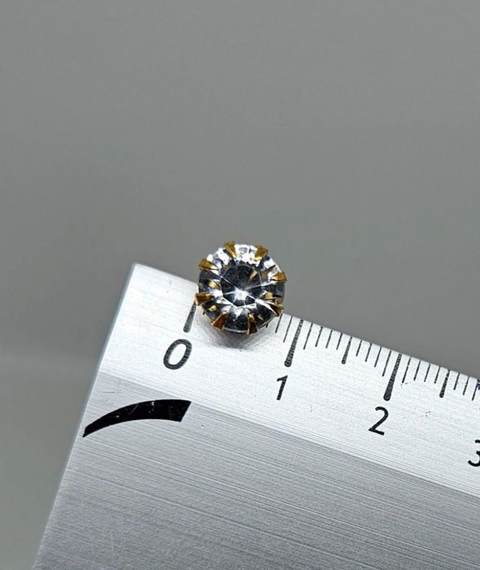 Paire de boucles d'oreilles. Neuve. 4D - photo numéro 4