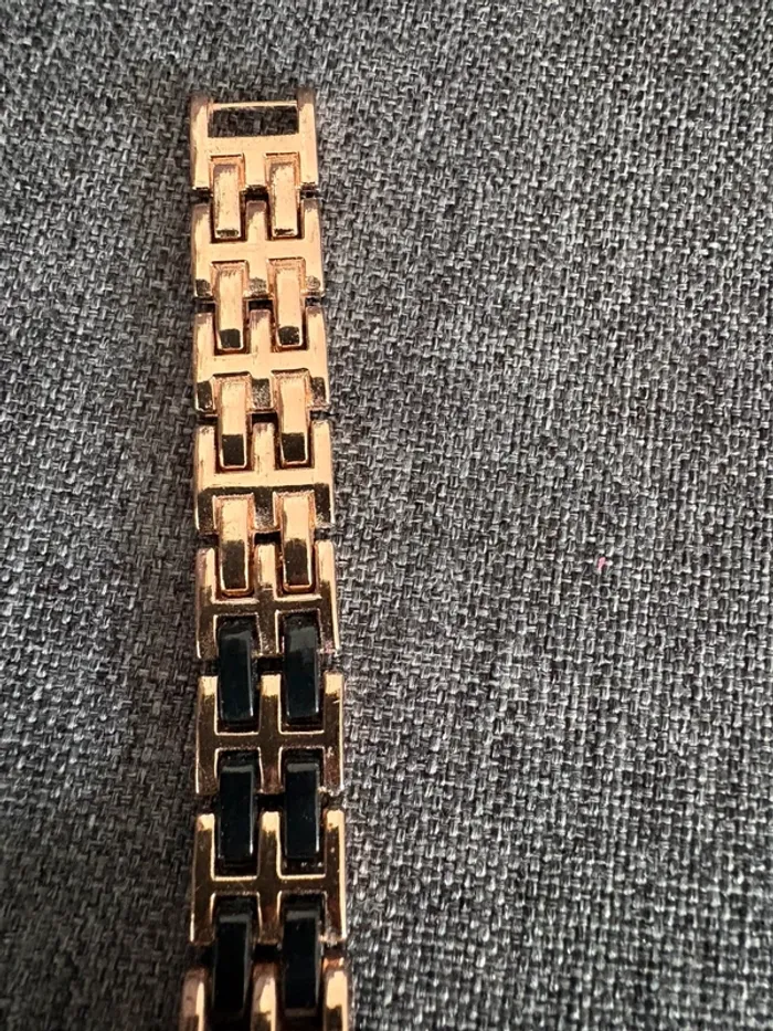 Montre dore - photo numéro 3