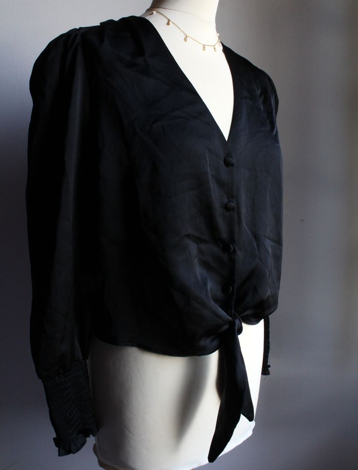 Blouse noire satinée Primark - photo numéro 2