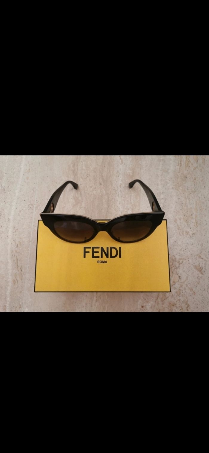 Lunettes de soleil FENDI - photo numéro 3