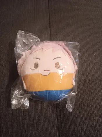 peluche strap ronde yugi jujutsu kaisen