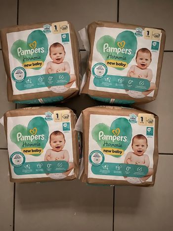 Lot Pampers taille 1 et 2