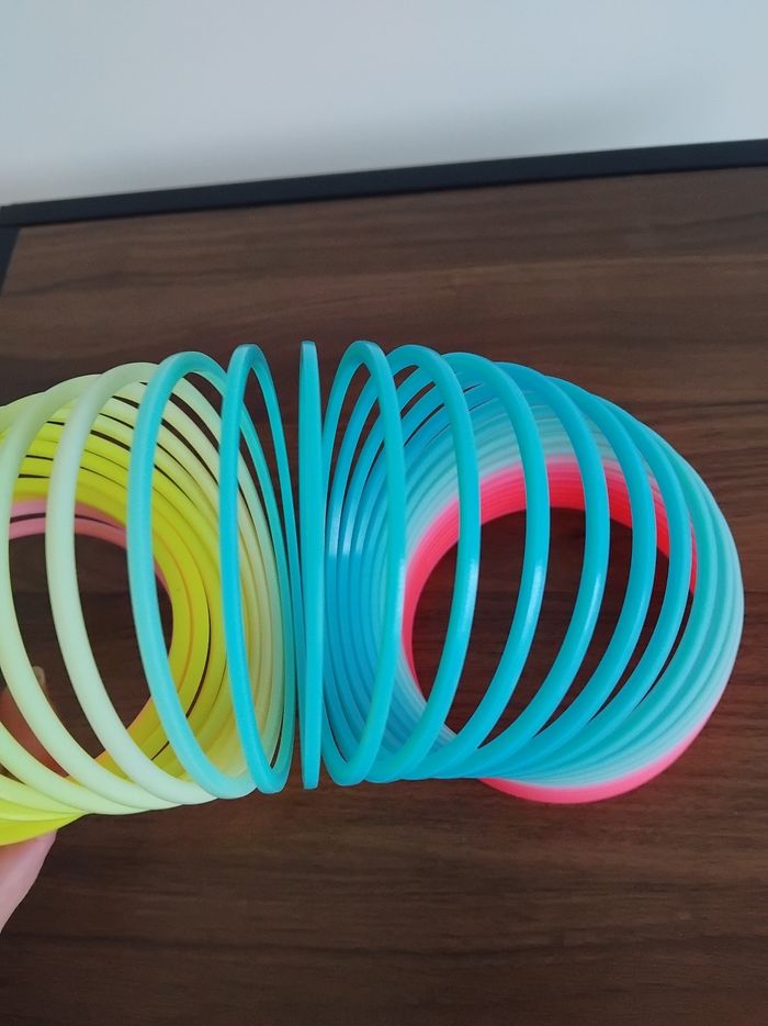 Ressort magique pour enfant ou slinky ou fidget - photo numéro 5