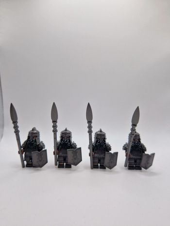 Figurines type lego 4 guerriers nains seigneur des anneaux / hobbit