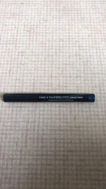 Fard à paupières bleu