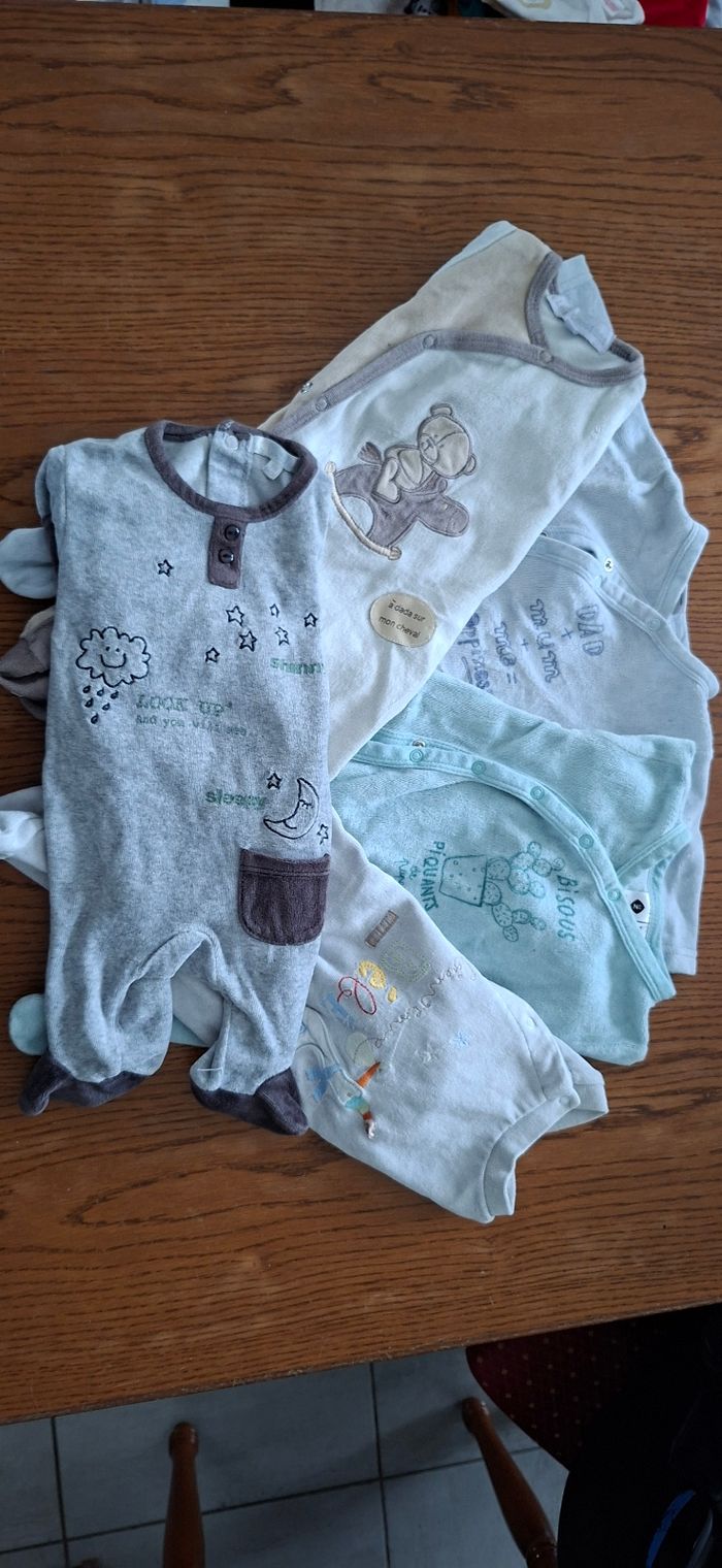 Lot 5 pyjamas