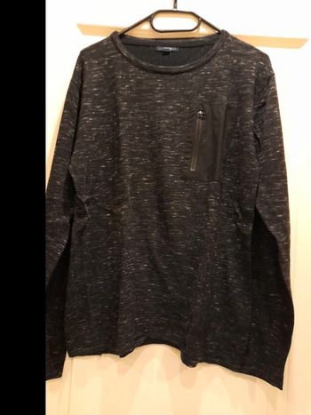 Pull fin noir chiné