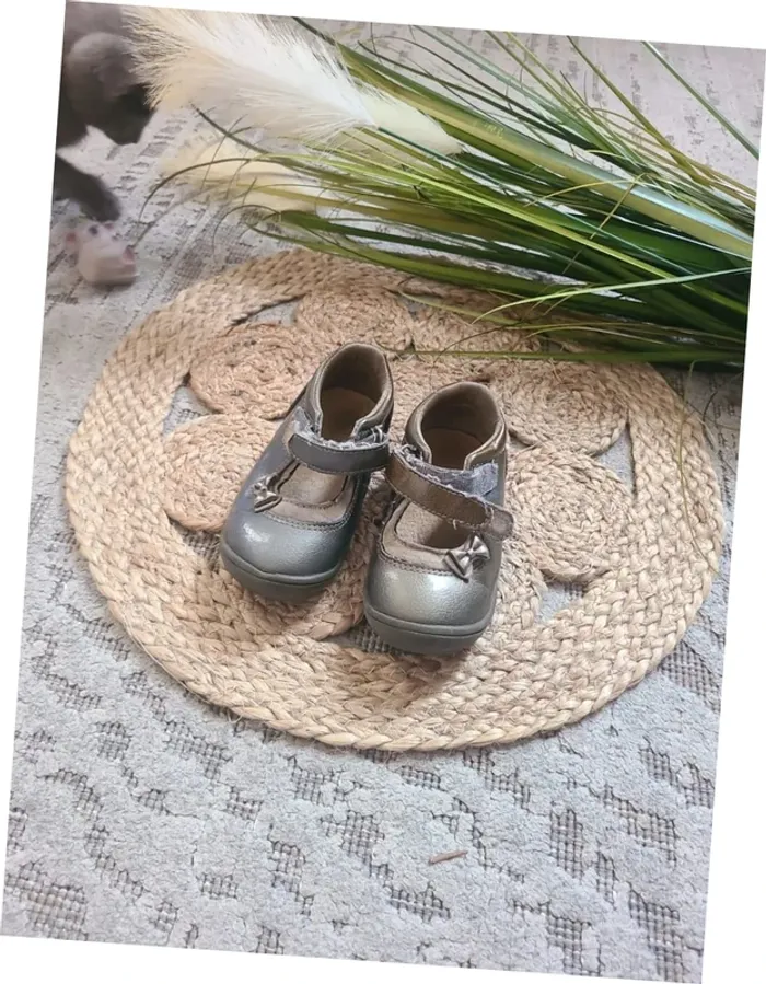 Chaussure taille 22 - photo numéro 2