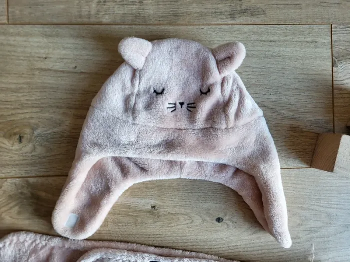 Lot bonnet et écharpe taille 49 bébé fille hiver - photo numéro 2