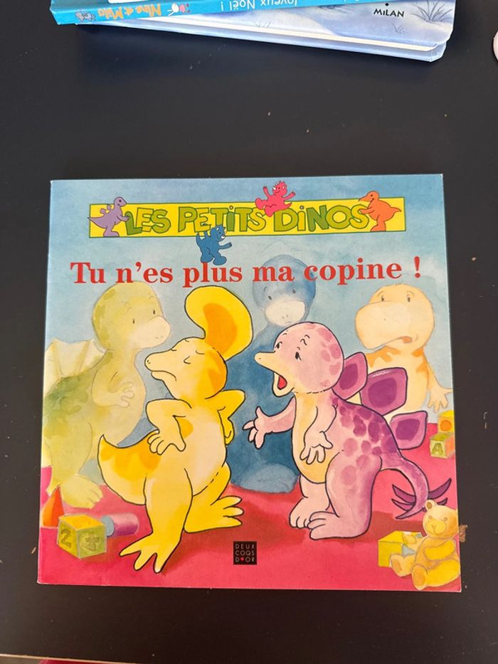Livre les petits dinos