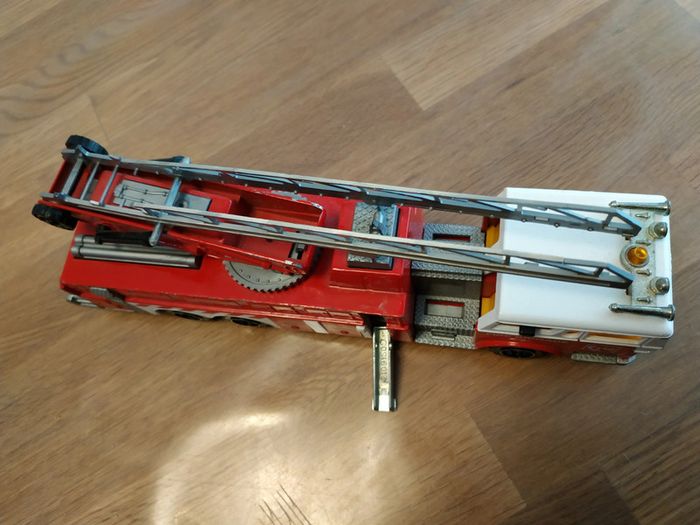 Camion pompier en métal 24,5 cm - photo numéro 2