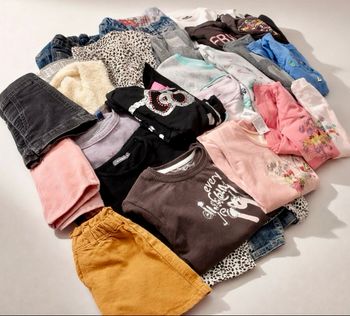 Lot 28 vêtements fille 8 ans 