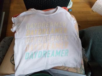 T-shirt primark taille 12/18mois 86cm