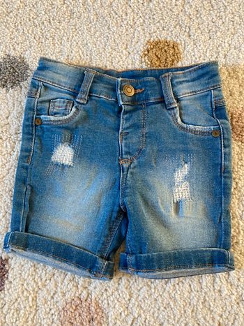 Short en jean neuf 6 mois
