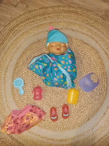 Poupée bébé grandit