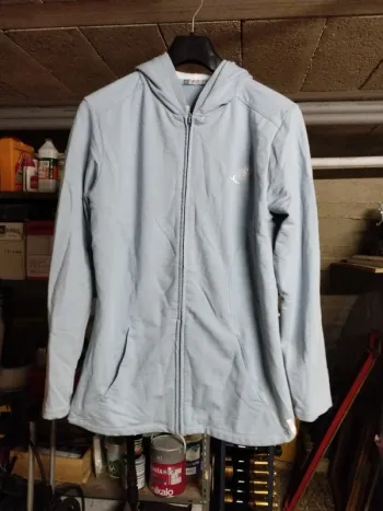 Vest de sport à capuche