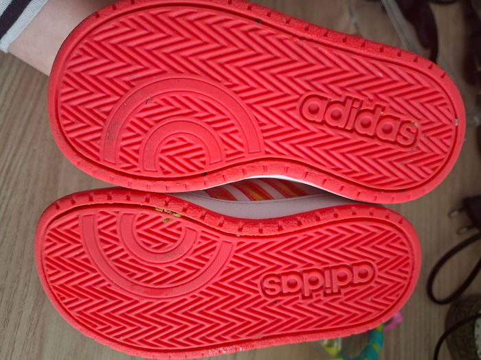 Basket fille Adidas  excellent état - photo numéro 6