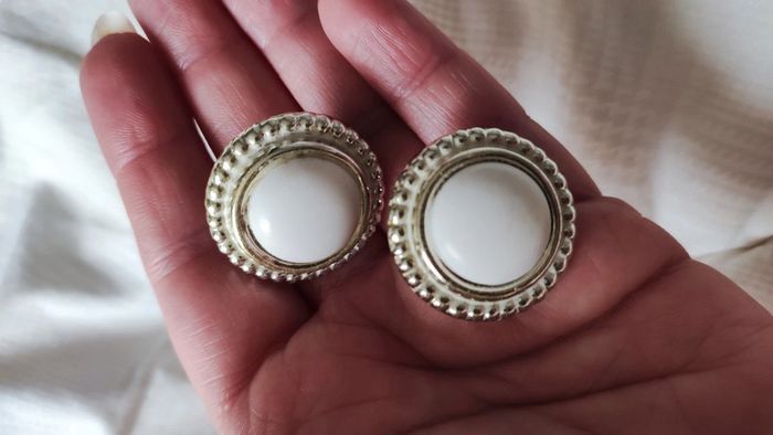Clips d'oreilles vintage blanc