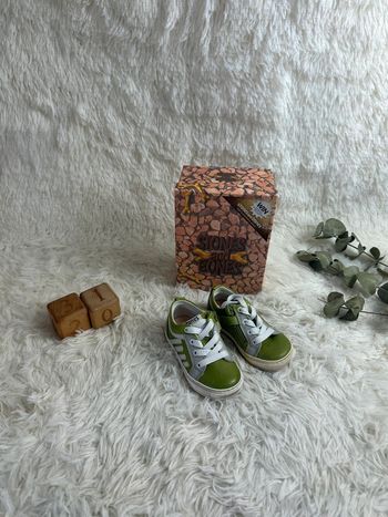 Paire de basket coloris pistache Stones and Bones taille 20
