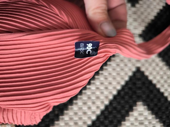 Maillot de bain taille 36 et 90C neuf - photo numéro 2