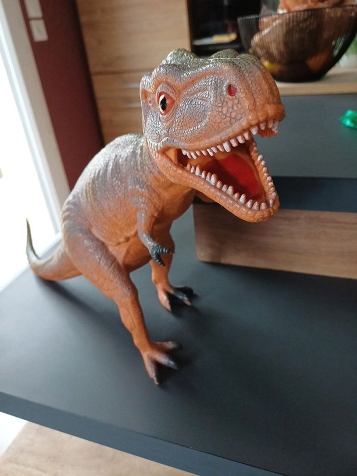 Grand dinosaure trex tyranosaurus - photo numéro 2