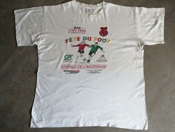 T shirt blanc imprimé La fête du foot Taille 150 B§C Neuf