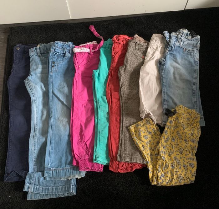 Gros lot de vêtements fille 4 ans - photo numéro 2