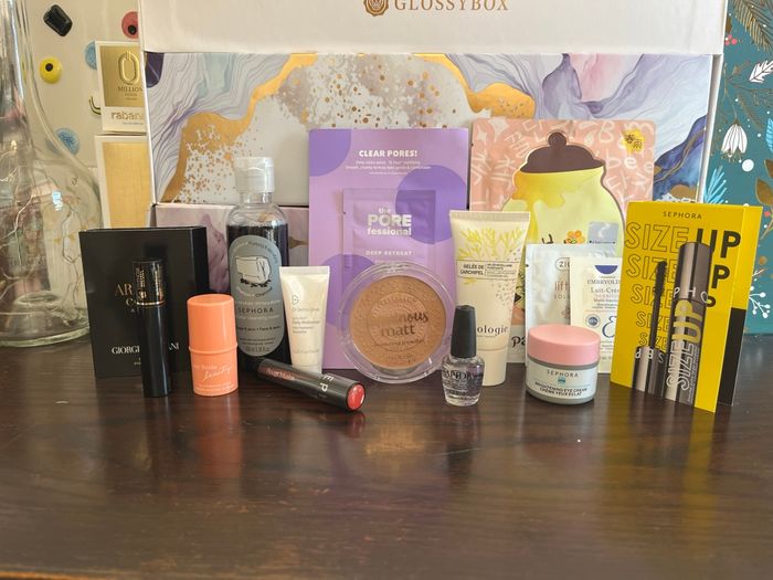 Maxi lot soin, maquillage et parfum neuf