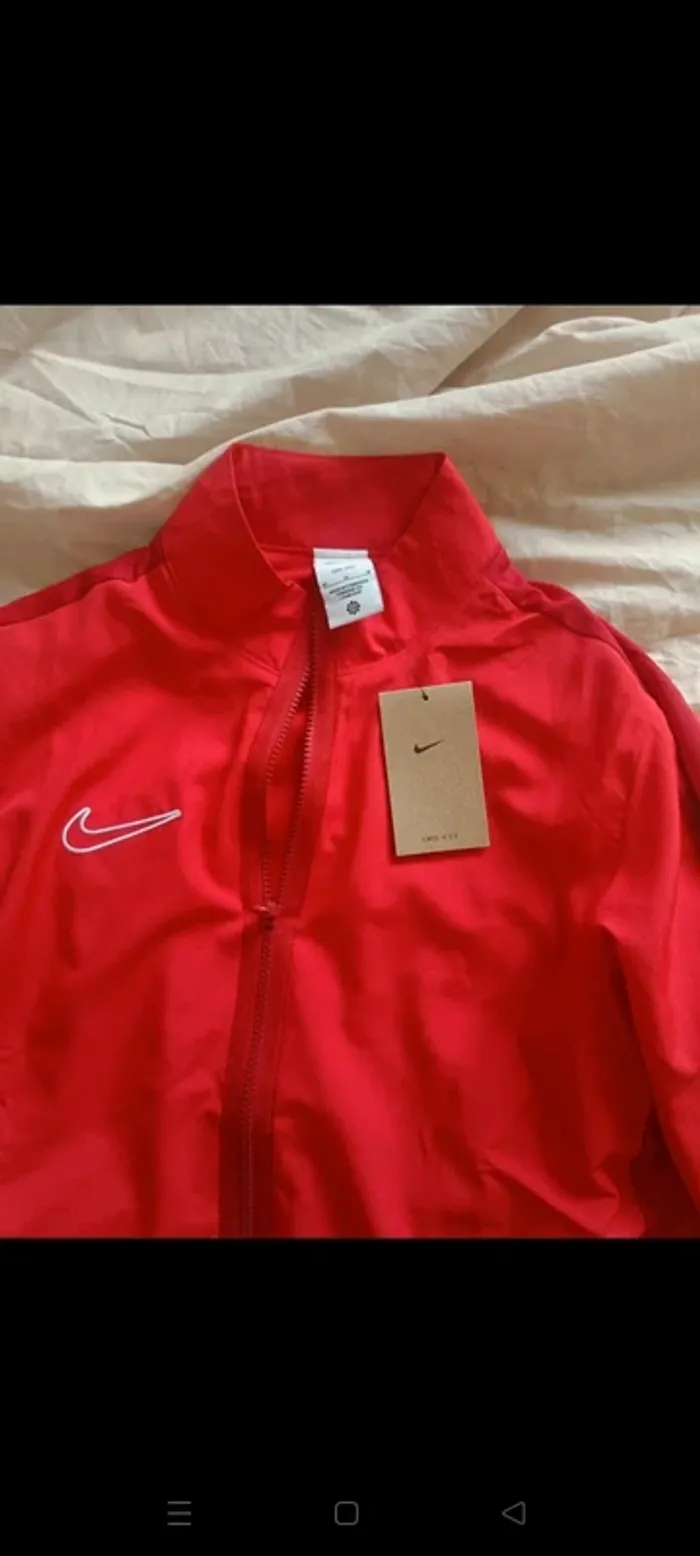 Veste nike taille M neuve - photo numéro 2