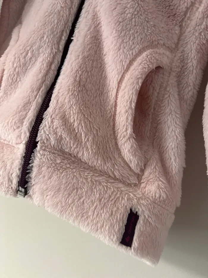 🧥Veste quechua à capuche tout doux rose - 96-102 cmfille 3-4 ans- très bon état - photo numéro 2