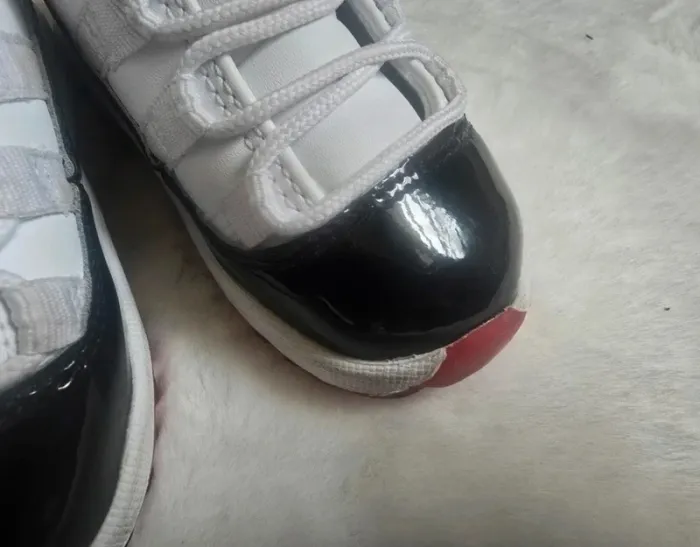 Basket Jordan taille 21 - photo numéro 3