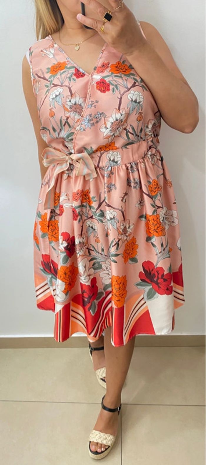 Robe D’été Satinée Imprimée Fleurs Taille 40 - photo numéro 3