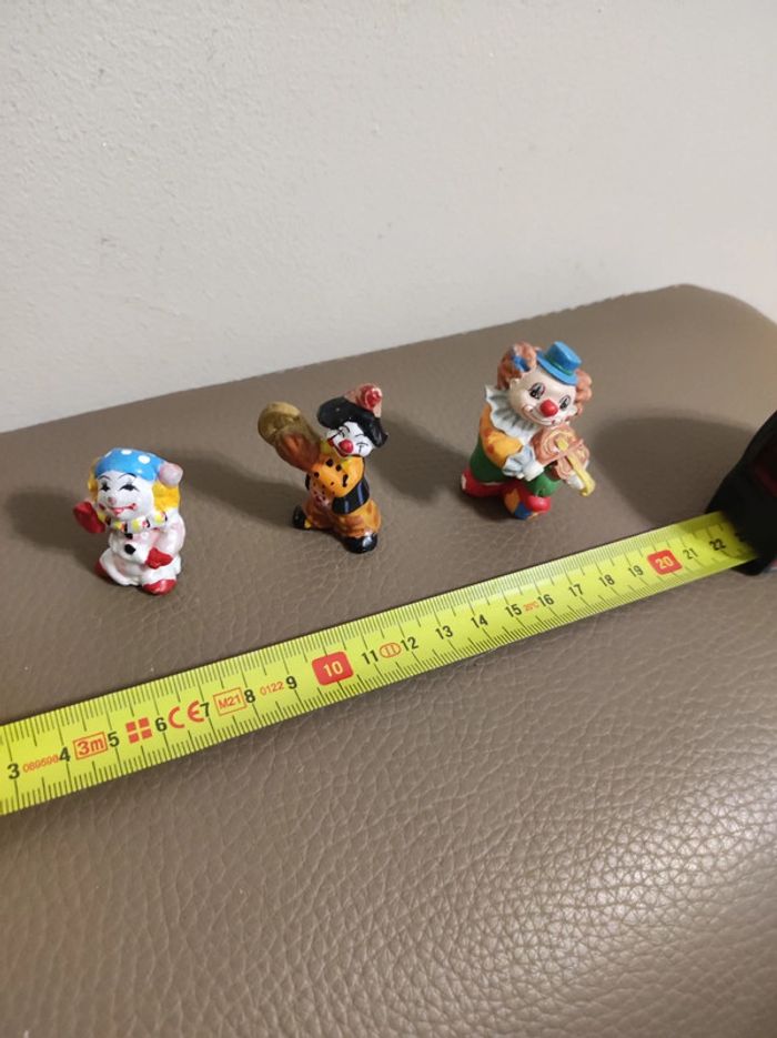 lot 3 figurines clown