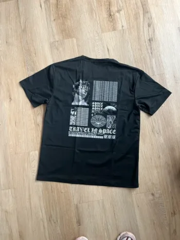 T-shirt Noir Travel Into Space Taille M