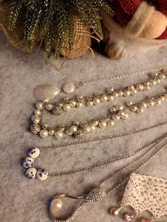 Lot de colliers argenté et blanc - photo numéro 5