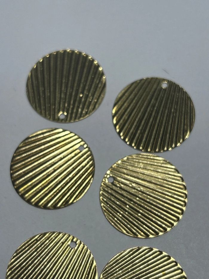 A806, 6 breloques dorées striées 20mm - photo numéro 2