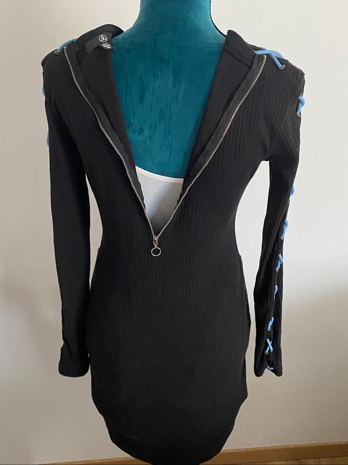 Robe Hiver Missguided Noir lacets bleu - photo numéro 5