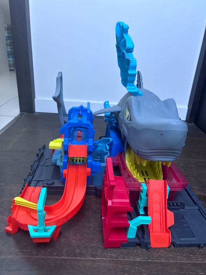 Station de lavage requin hot wheels - photo numéro 4