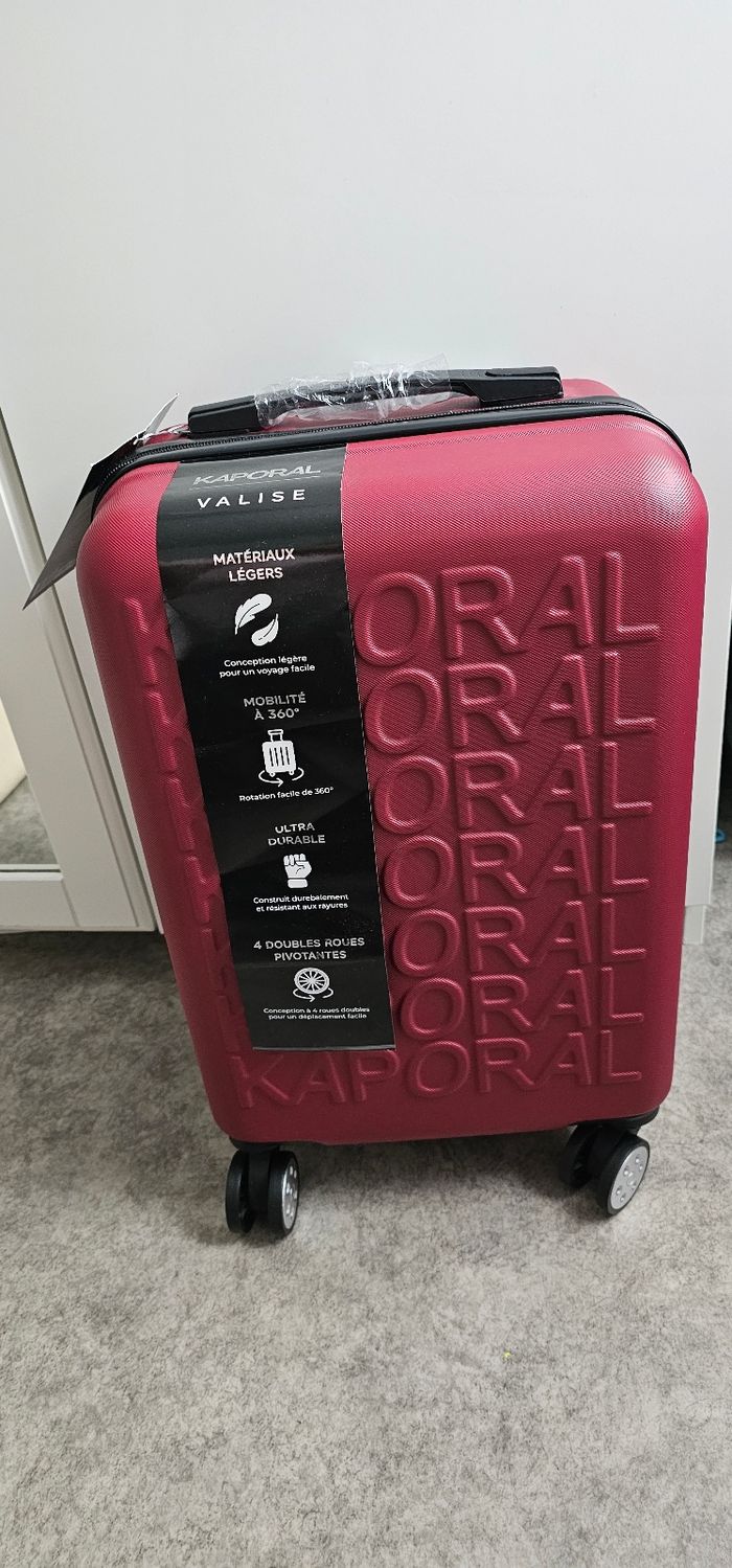 Valise neuve de la marque Kaporal - photo numéro 2