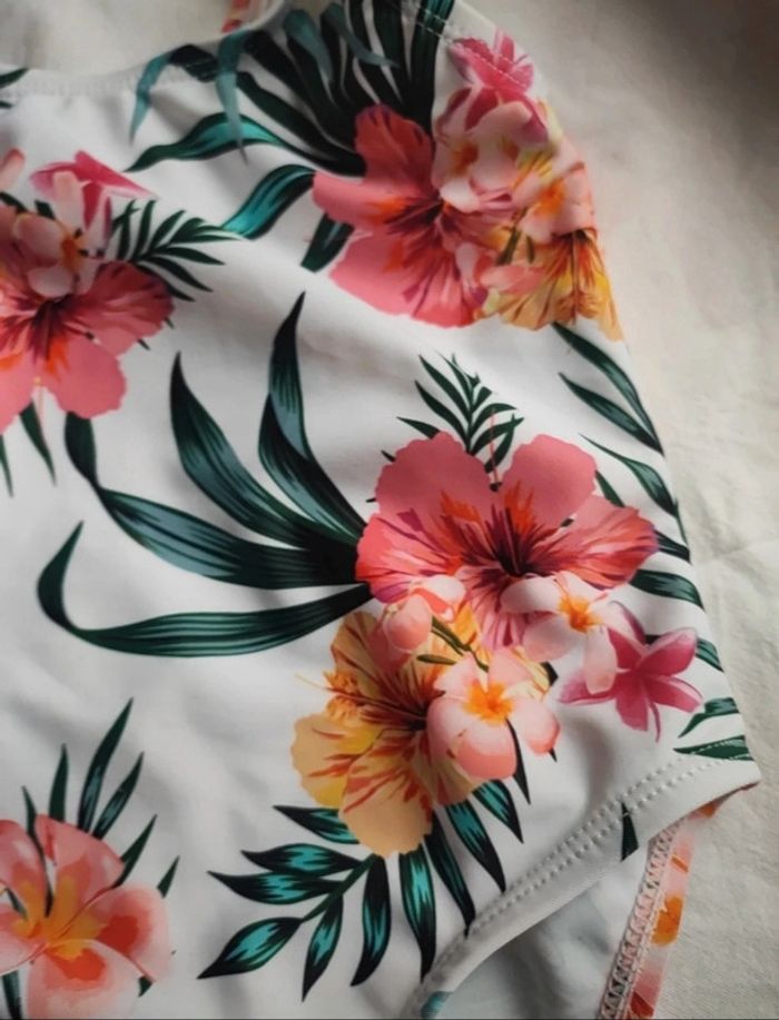 Maillot de bain tropical fleurs ile 4 ans - photo numéro 3
