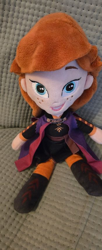 Peluche reine des neige anna