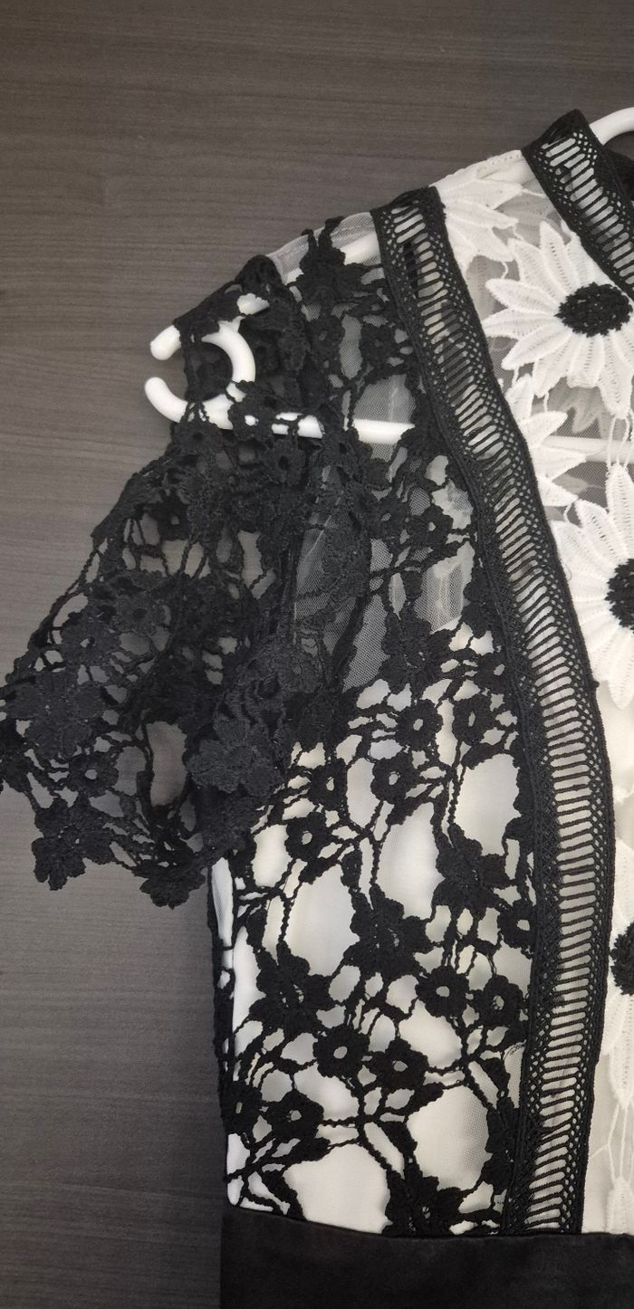 Robe en dentelle Chi Chi London T.XS - photo numéro 5