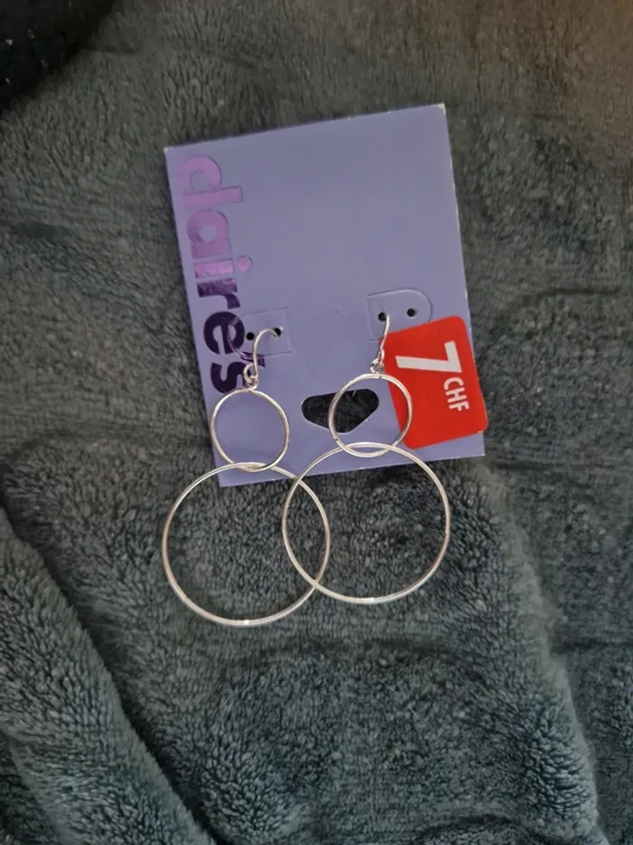 🛍 boucles d oreilles neuve