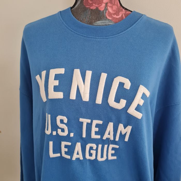 Beau sweat bleu - photo numéro 2