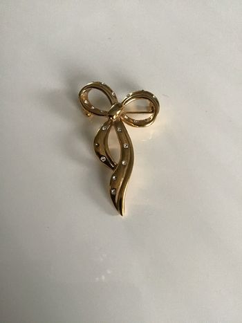 Broche fantaisie vintage noeud et strass