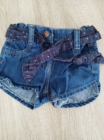 Short fille